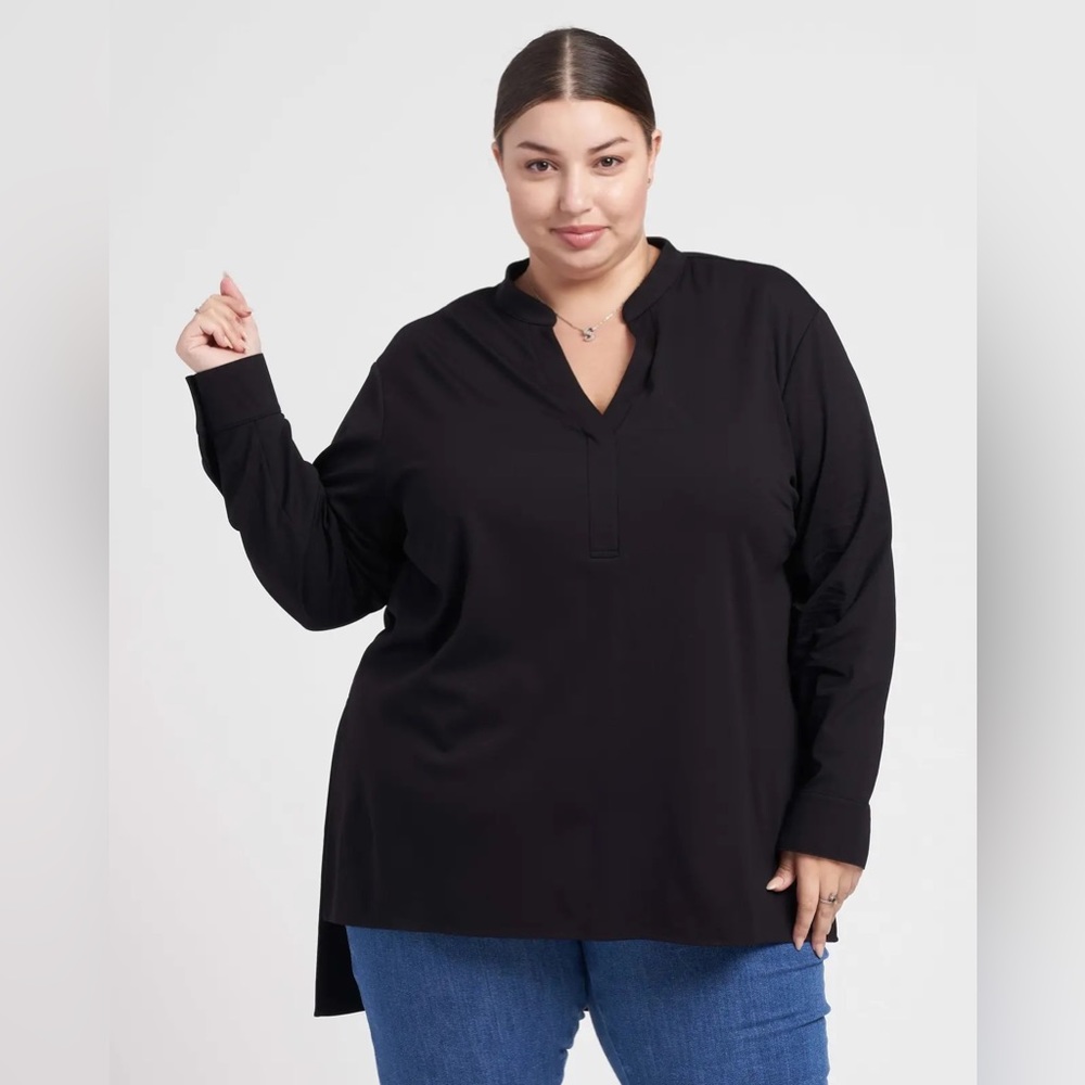 Universal Standard Groove high-low Pique Tunic in black cherry color 2X